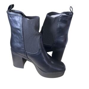 Yoki Yale-10 Black Faux Leather Chunky Heel Edgy Urban Chic Sz 9 NWB